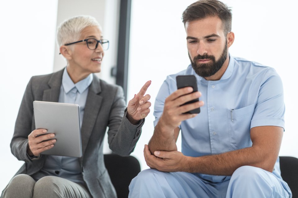 health-care_8DE8IBXBJC